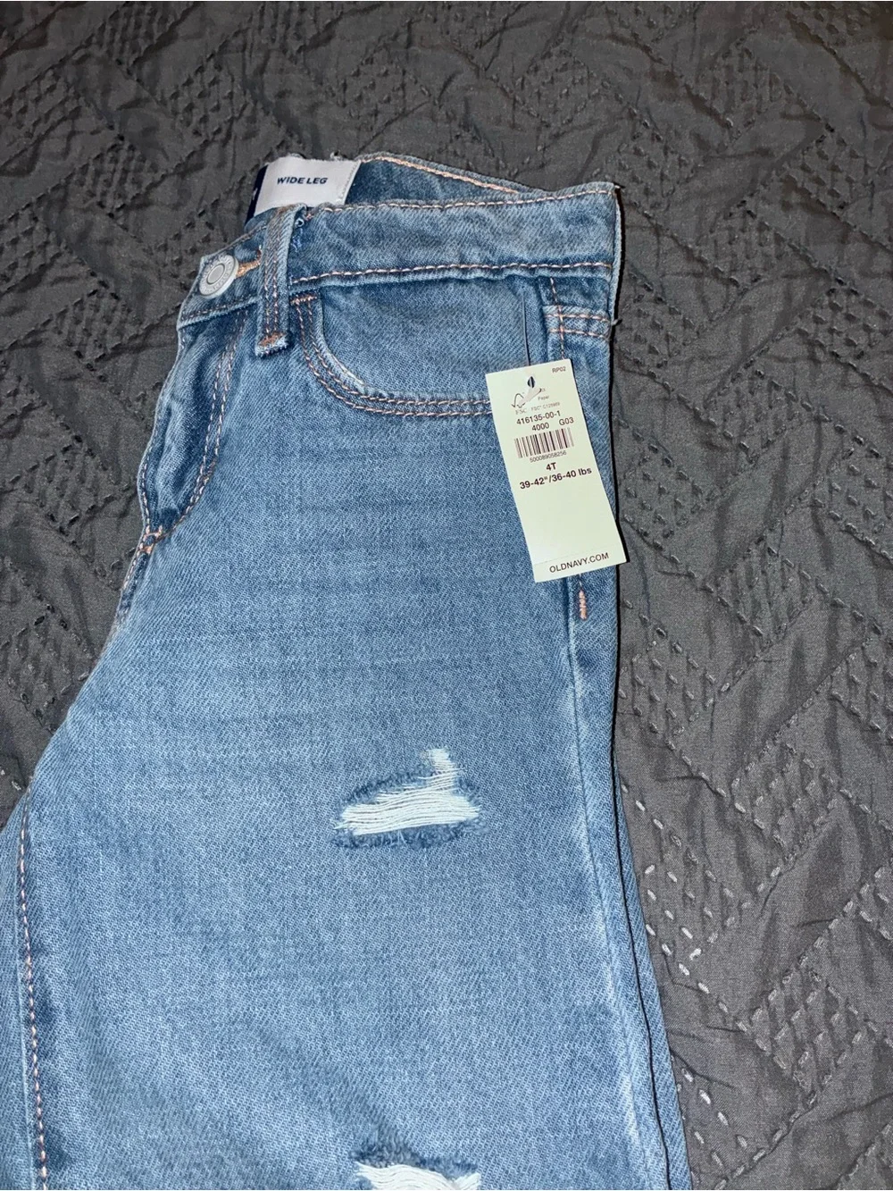 Old Navy Light Blue Denim Jeans with Contrast Stitching size 4 kids